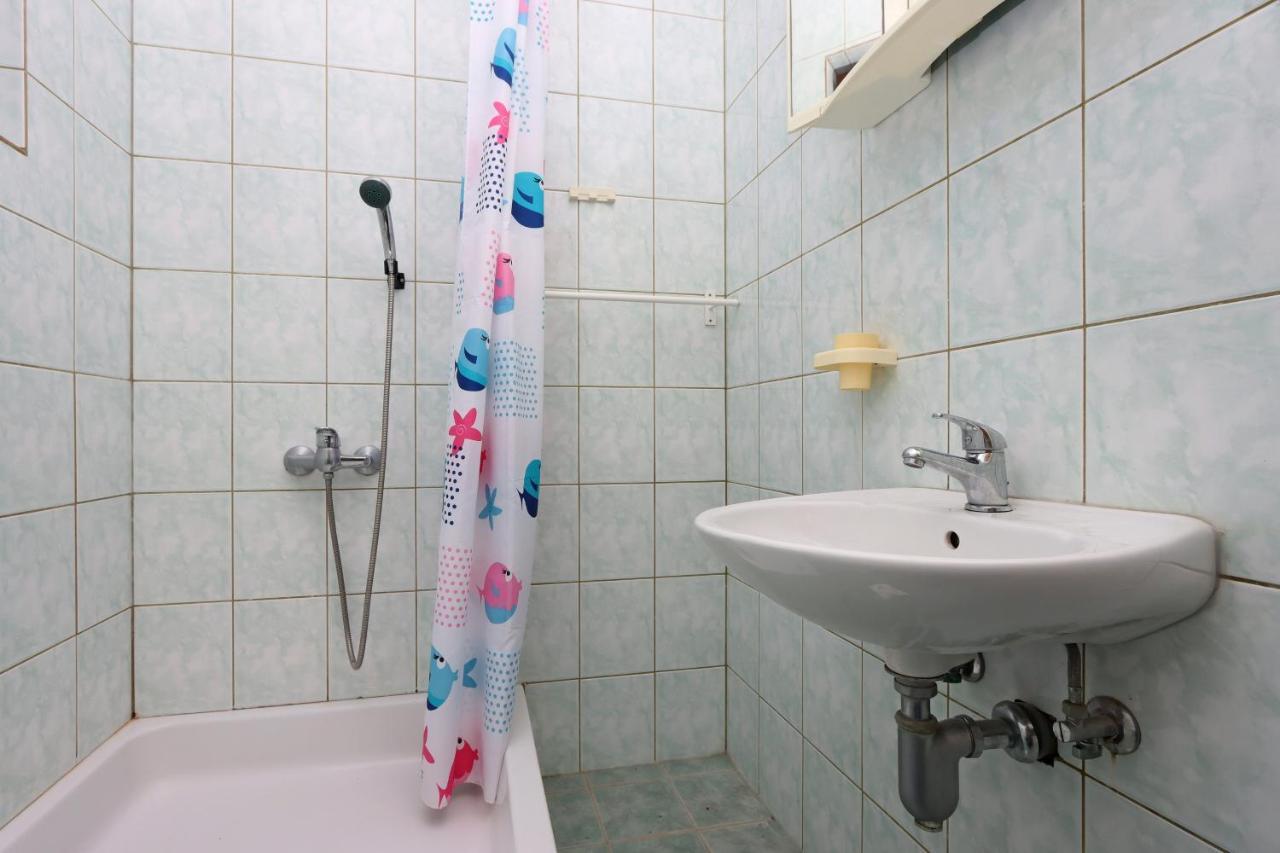 Apartments And Rooms With Parking Space Selce, Crikvenica - 2362 エクステリア 写真