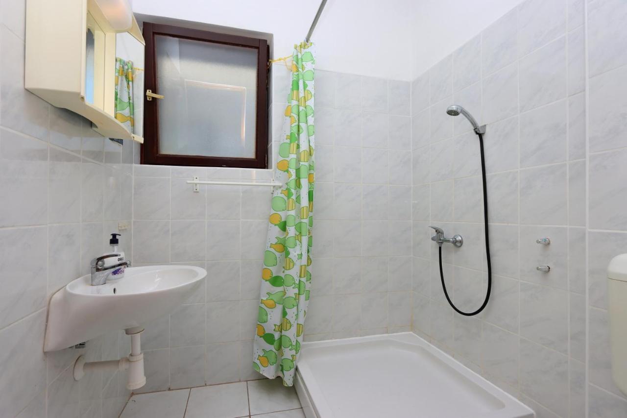 Apartments And Rooms With Parking Space Selce, Crikvenica - 2362 エクステリア 写真