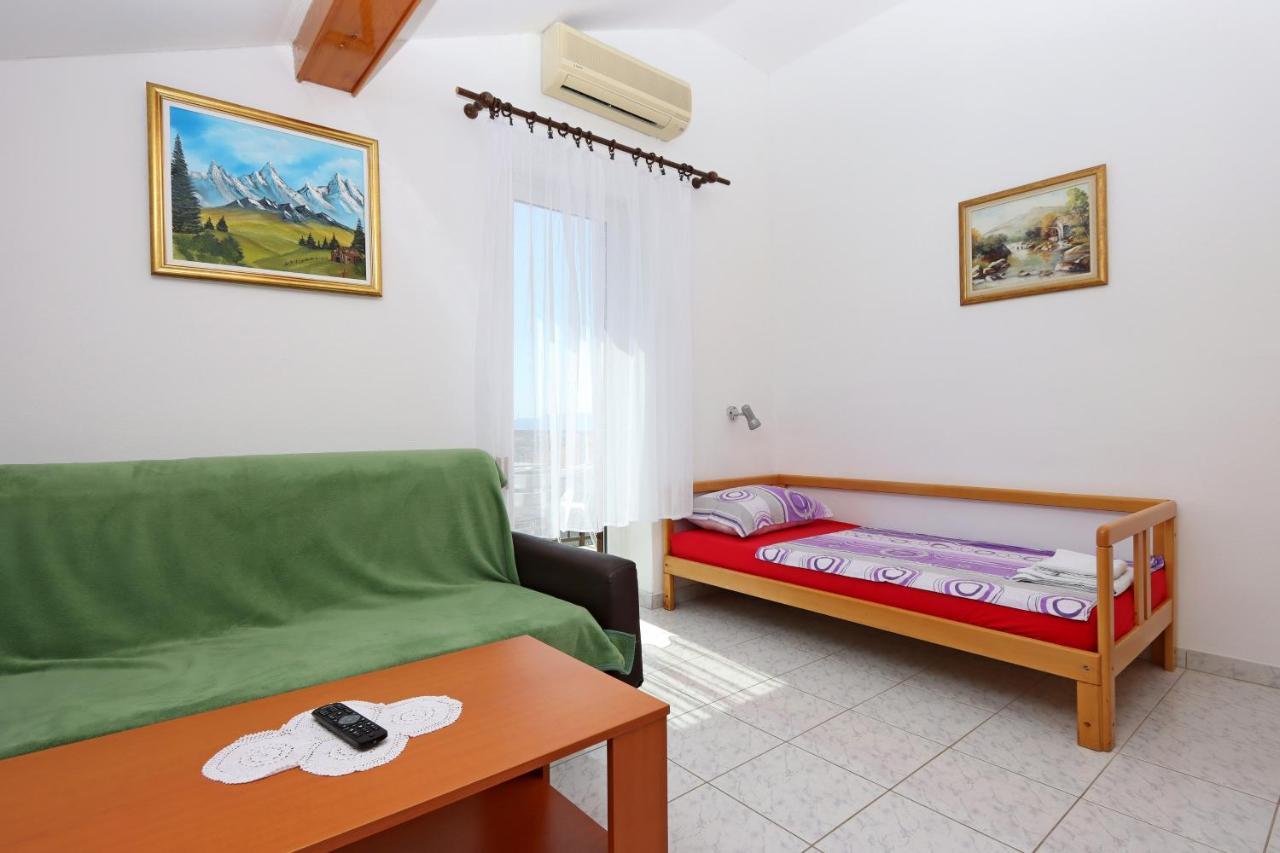 Apartments And Rooms With Parking Space Selce, Crikvenica - 2362 エクステリア 写真