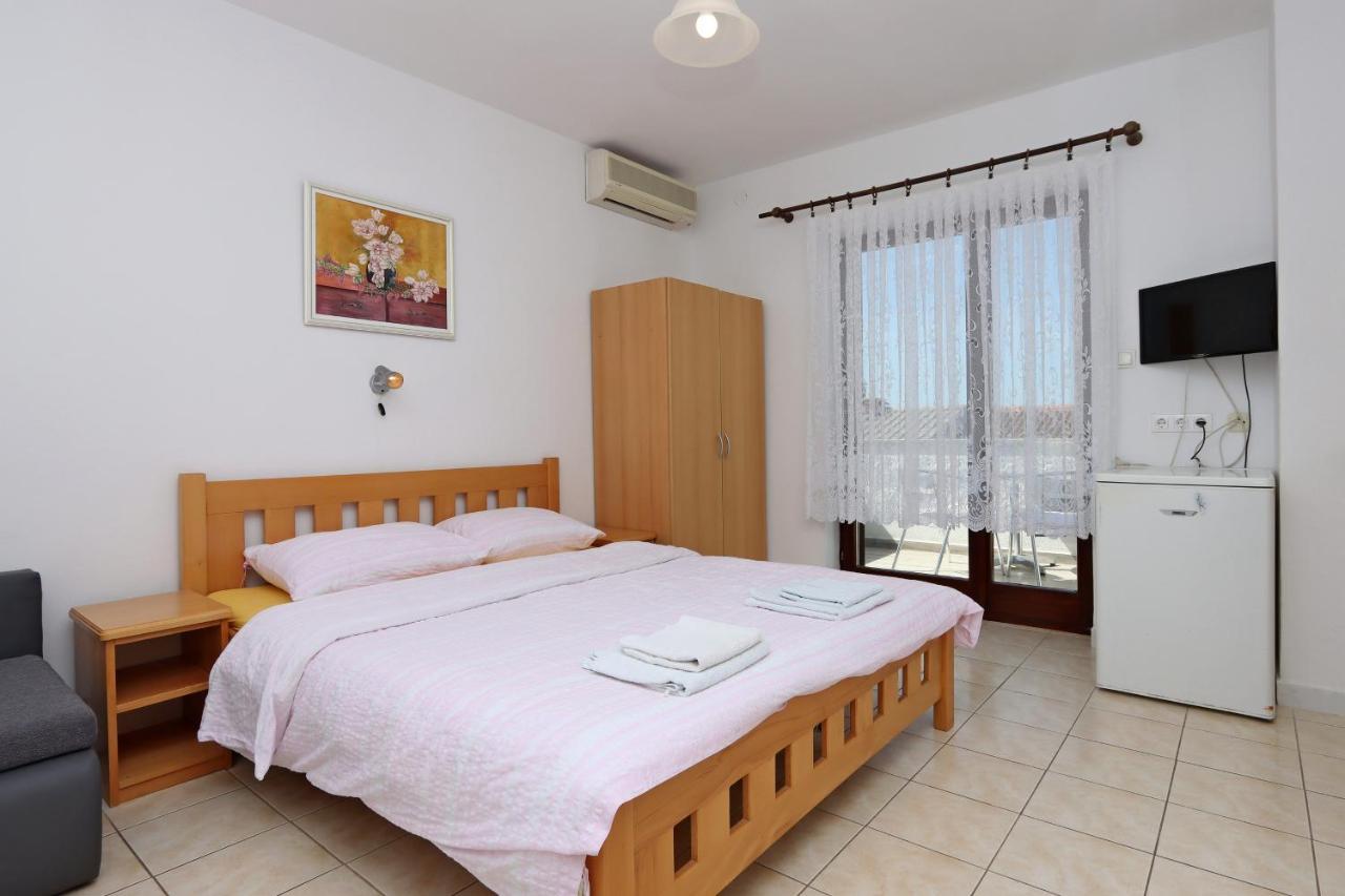 Apartments And Rooms With Parking Space Selce, Crikvenica - 2362 エクステリア 写真