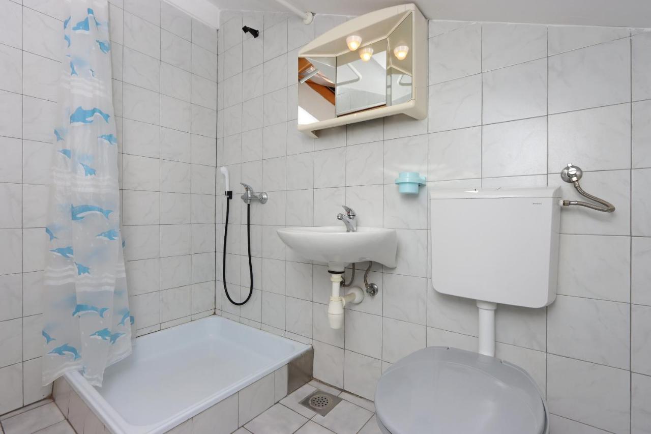 Apartments And Rooms With Parking Space Selce, Crikvenica - 2362 エクステリア 写真