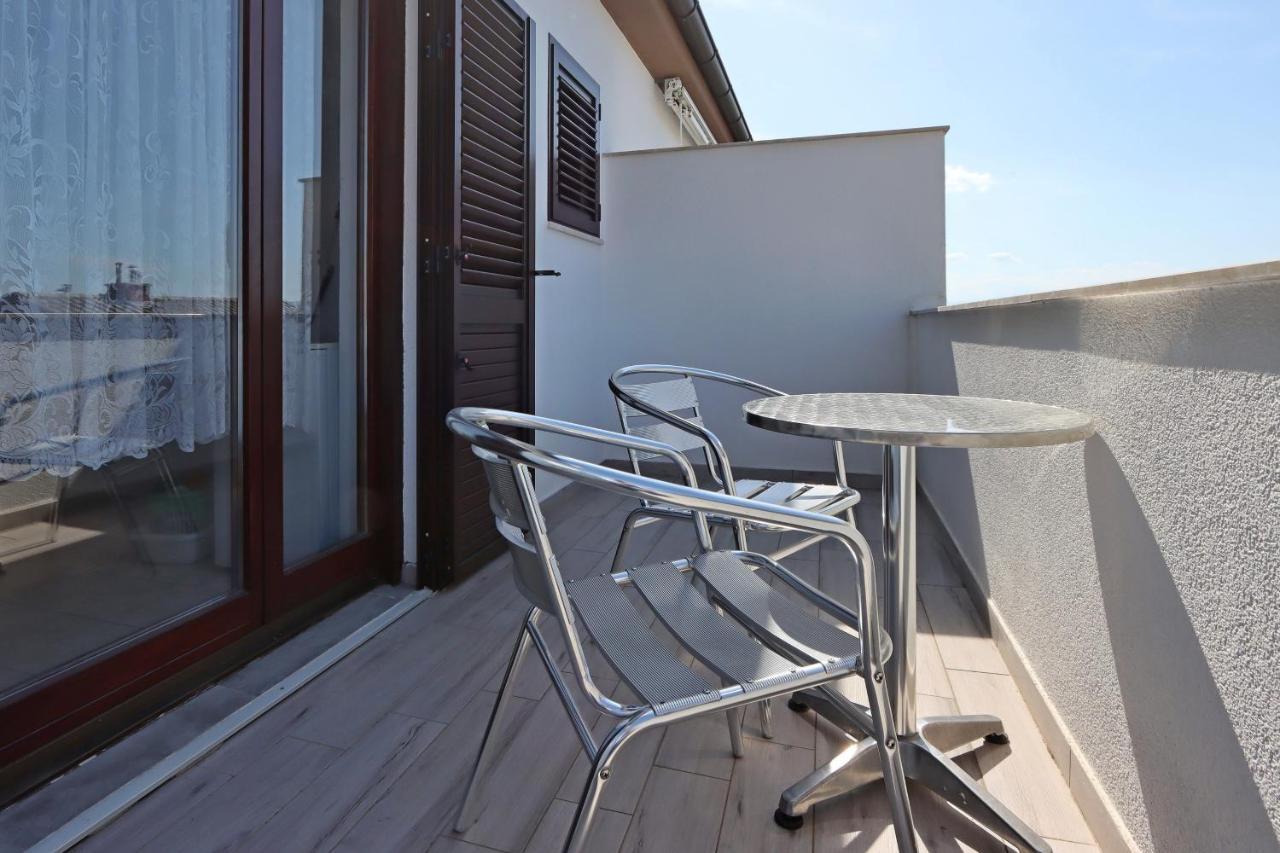 Apartments And Rooms With Parking Space Selce, Crikvenica - 2362 エクステリア 写真