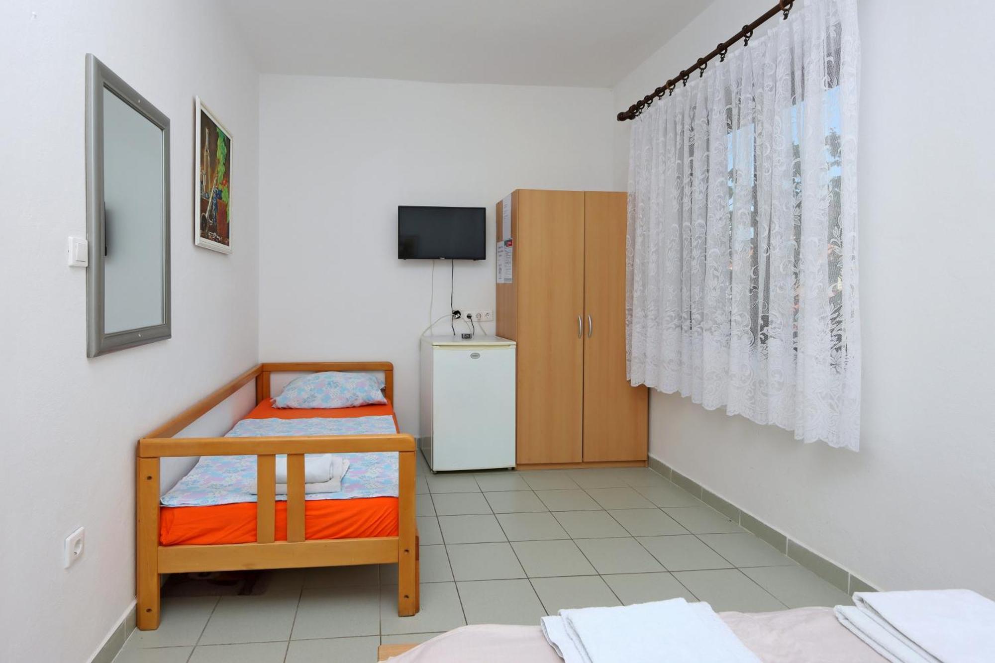 Apartments And Rooms With Parking Space Selce, Crikvenica - 2362 部屋 写真
