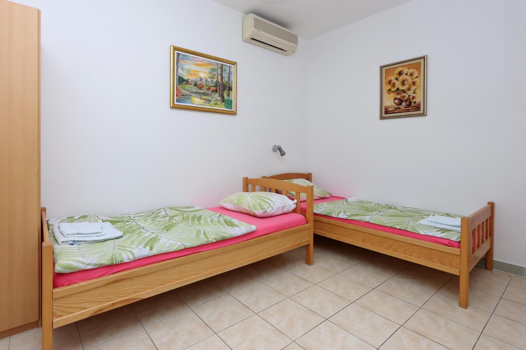 Apartments And Rooms With Parking Space Selce, Crikvenica - 2362 部屋 写真